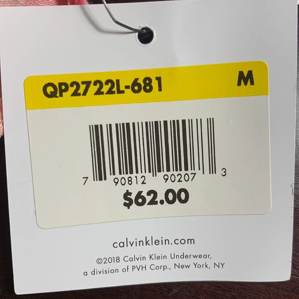 Size medium and large Calvin Klein Valentine’s Day bikini 5 pack - Picture 4 of 4